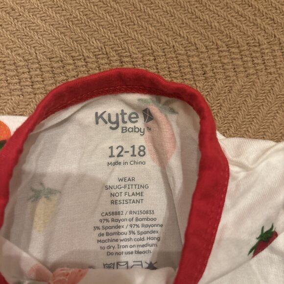Kyte Baby Pajama Full Zip 12-18 Month One Piece Multicolor Strawberry Bamboo - Picture 5 of 7